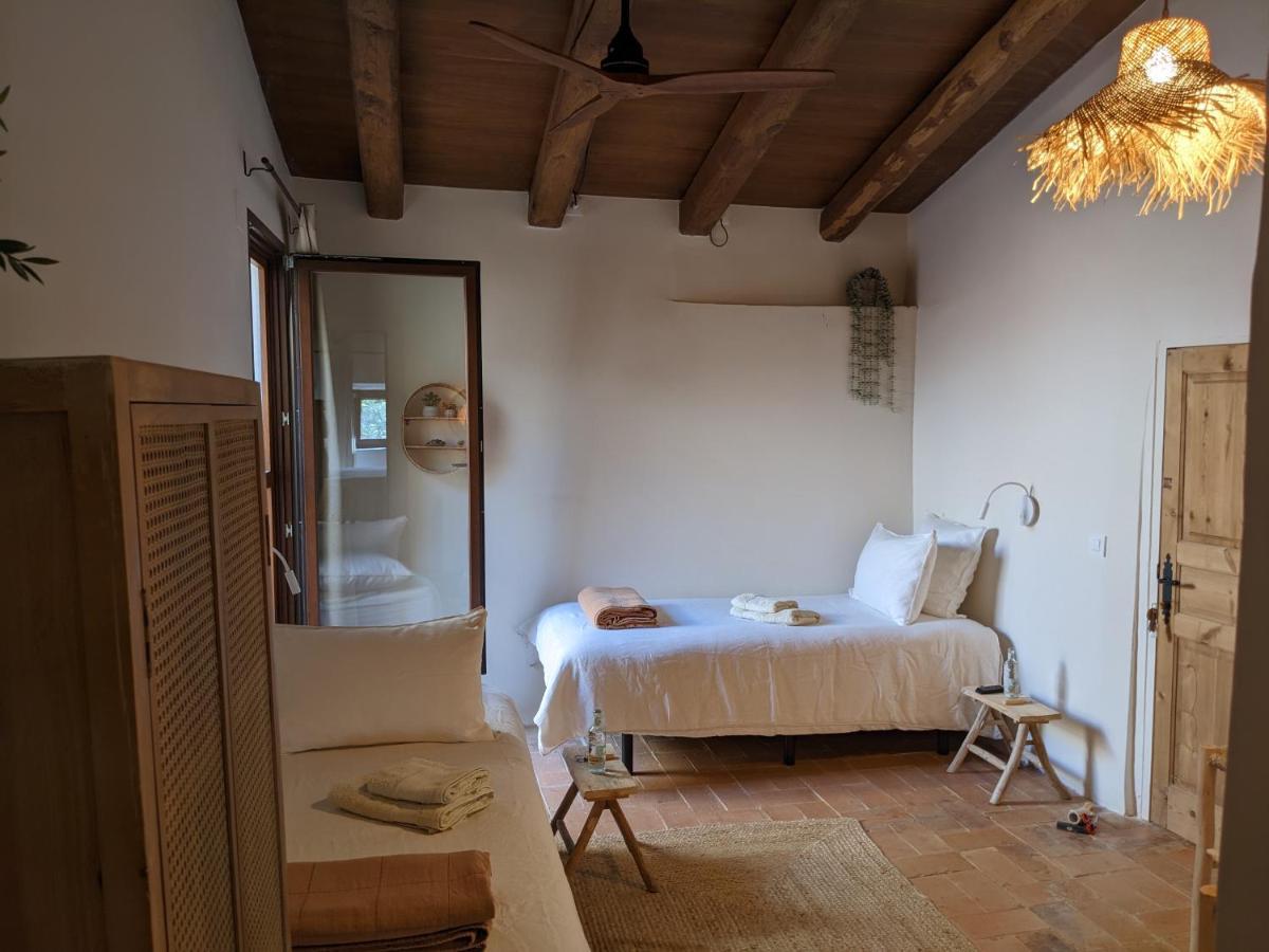 Отель Mas Oms Montnegre Экстерьер фото