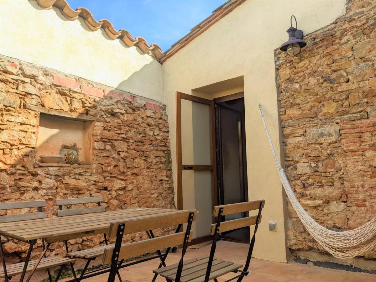Отель Mas Oms Montnegre Экстерьер фото